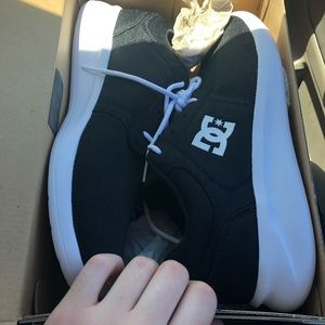 DC Men’s Midway Sneakers size 11